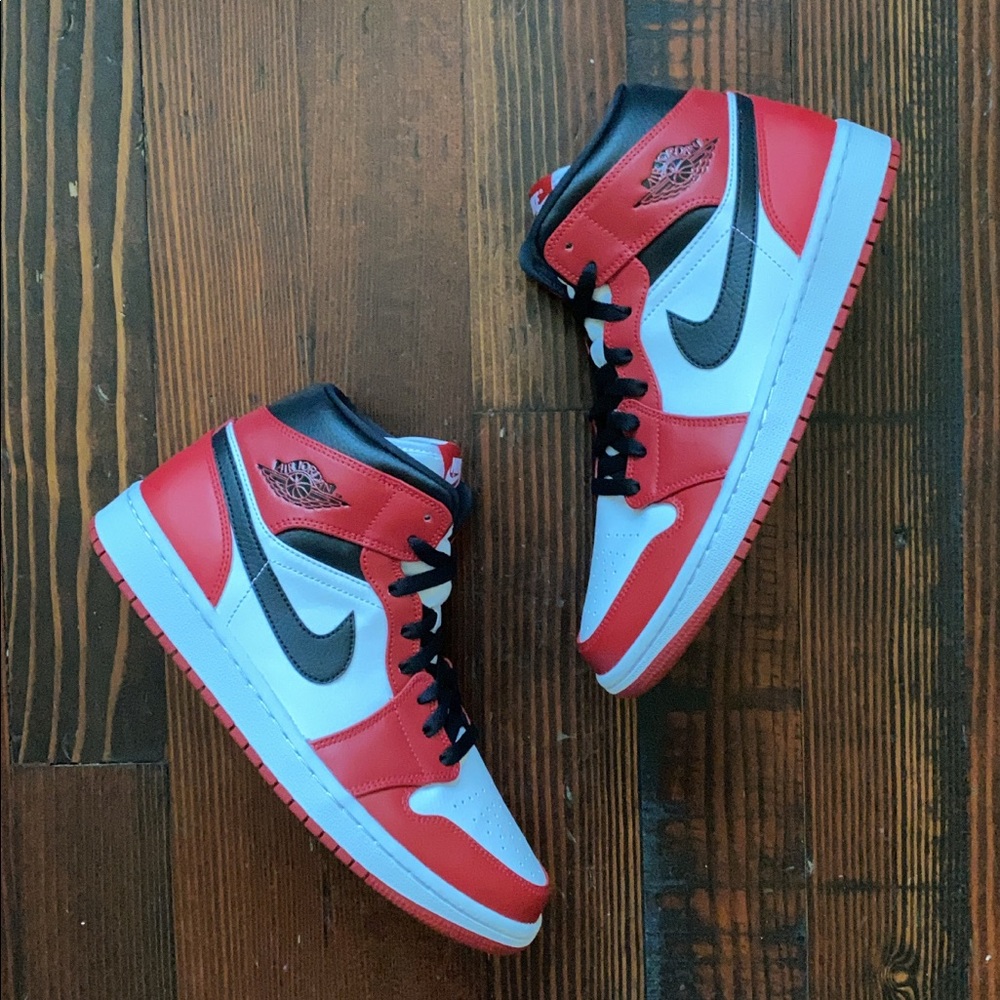 Nike Air Jordan 1 Mid Custom sz 8.5 Chicago